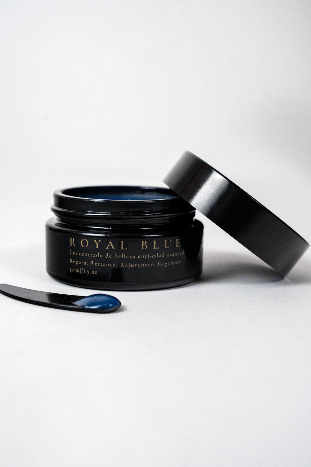 ROYAL BLUE: Protección Activa y Calma Absoluta